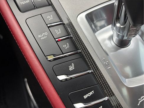 Used 2016 Porsche Panamera GTS image 32