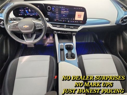 Used 2025 Chevrolet Equinox EV LT w/ Convenience Package II image 20