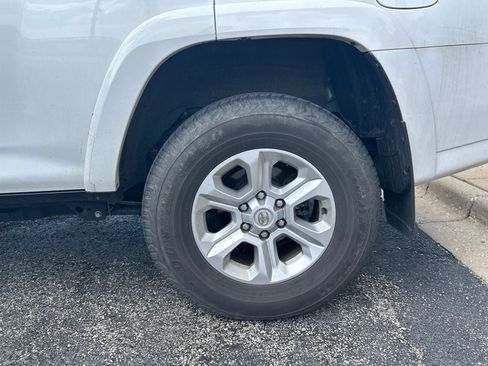 Used 2023 Toyota 4Runner SR5 AWD/4WD image 15