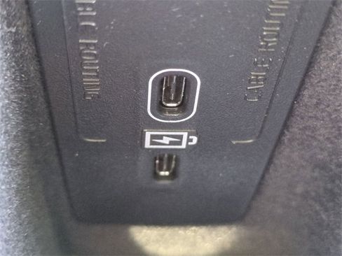 Used 2023 Volvo XC90 B5 Core w/ Protection Package Premier image 21