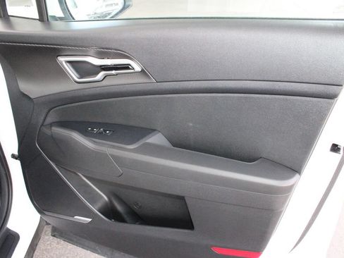 Used 2023 Kia Sportage LX AWD/4WD image 42