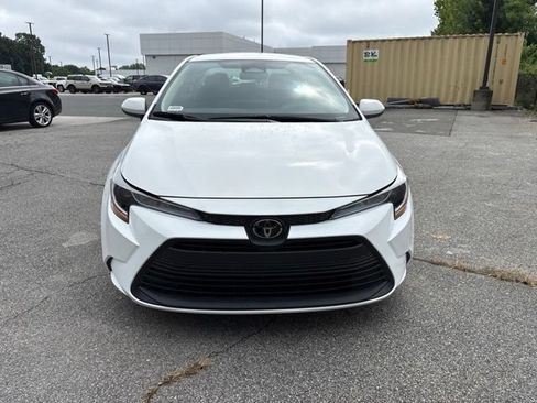 Used 2026 Toyota Corolla LE FWD image 2