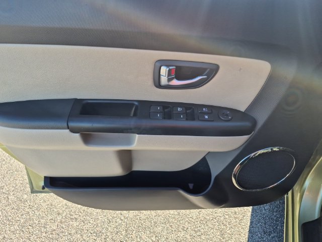 Used 2012 Kia Soul ! FWD image 12