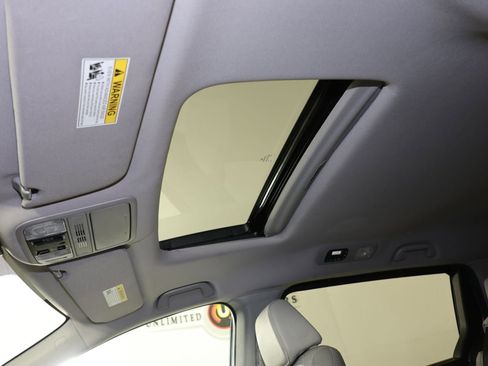 Used 2023 Honda Odyssey EX-L image 13