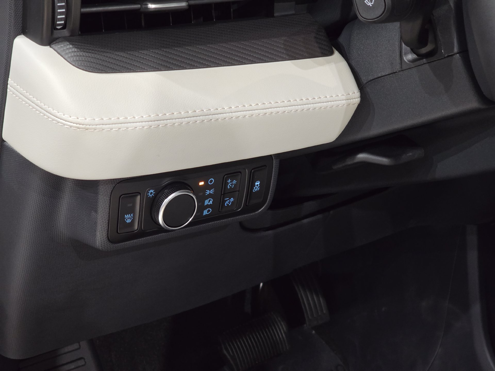 New 2025 Ford Mustang Mach-E Premium AWD/4WD image 17