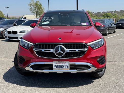 Used 2026 Mercedes-Benz GLC 300 image 2