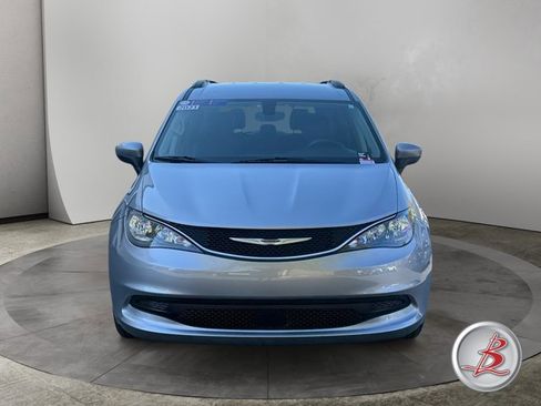 Used 2021 Chrysler Voyager Lxi image 2