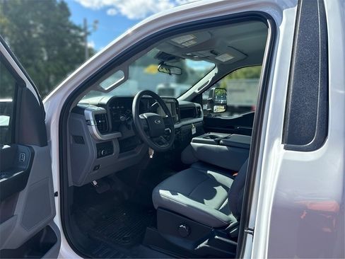 New 2026 Ford F350 XL w/ XL Chrome Package image 9