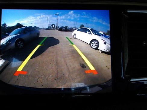 Used 2018 Chrysler Pacifica Limited FWD image 5