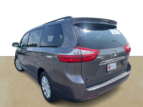 Used 2017 Toyota Sienna Limited Premium AWD/4WD image 6
