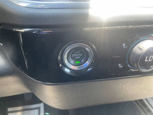 Used 2024 Chevrolet Silverado 1500 LT AWD/4WD image 28