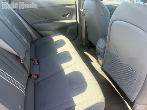 Used 2025 Hyundai Elantra SEL image 29