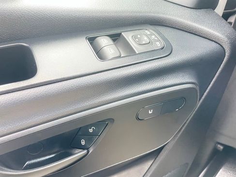 Used 2025 Mercedes-Benz Sprinter 2500 image 18