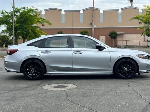 Used 2025 Honda Civic Sport image 3