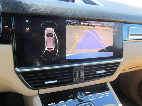 Used 2022 Porsche Cayenne image 15