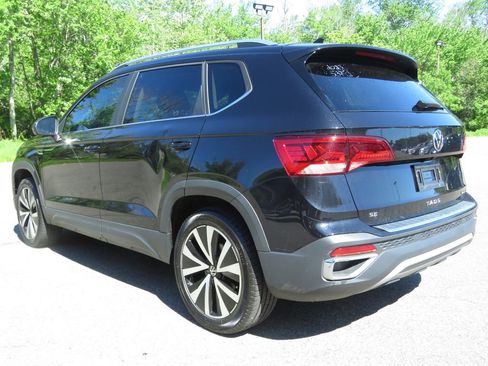 Used 2023 Volkswagen Taos SE AWD/4WD image 7