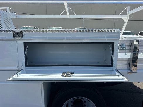 New 2025 Ford F550 4x4 SuperCab Super Duty image 13