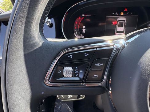 Used 2024 Bentley Bentayga image 25