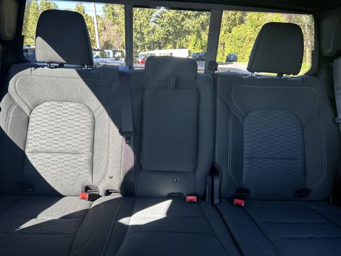 New 2026 RAM 1500 4x4 Crew Cab image 15