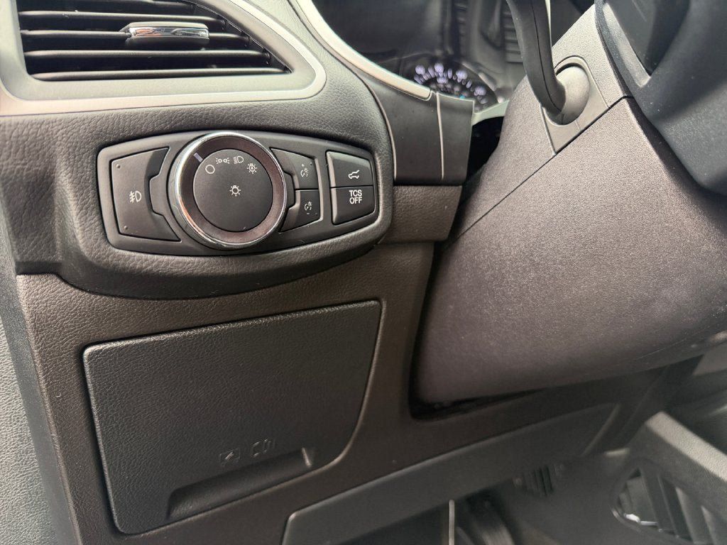 Used 2019 Ford Edge SEL w/ Equipment Group 201A AWD/4WD image 19