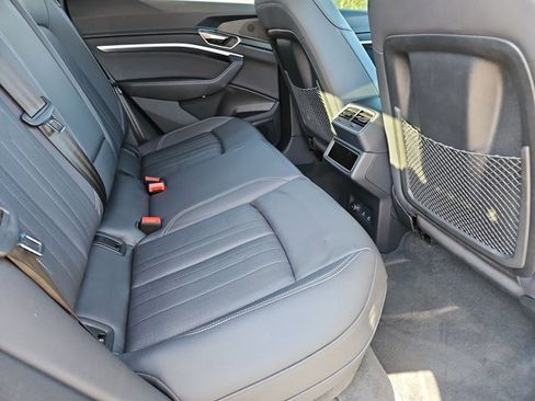 Used 2024 Audi Q8 e-tron Premium Plus image 22