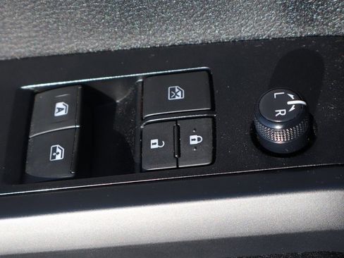 Used 2023 Toyota Tacoma SR image 17