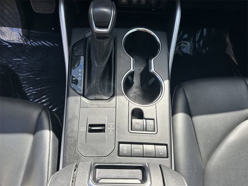 Used 2021 Toyota Highlander XLE image 22