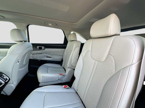 Used 2023 Kia Sorento SX Prestige w/ Panoramic Sunroof Package AWD/4WD image 26