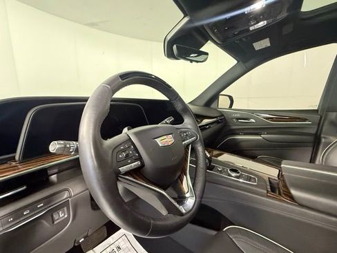 Used 2023 Cadillac Escalade ESV Premium Luxury image 6