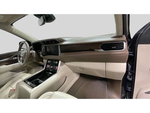 Used 2023 GMC Yukon XL Denali w/ Advanced Technology Package AWD/4WD image 23