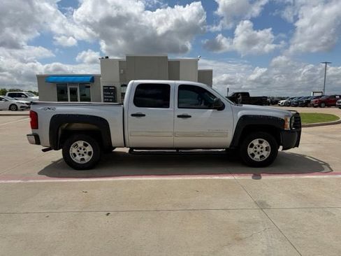 Used 2013 Chevrolet Silverado 1500 W/T AWD/4WD image 2