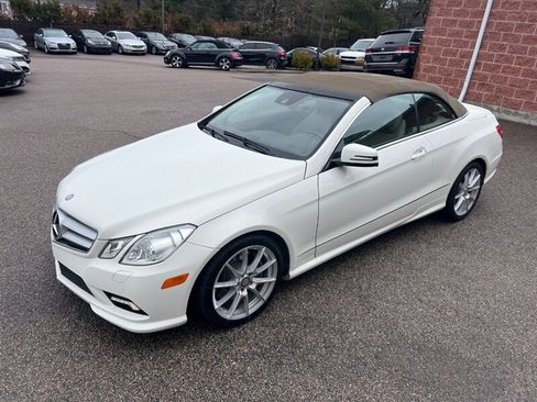 Used 2011 Mercedes-Benz E 550 Cabriolet image 1