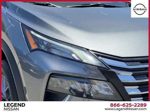 Certified 2026 Nissan Rogue SV AWD/4WD image 9