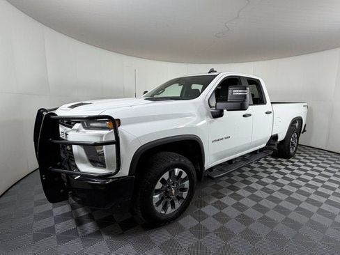 Used 2021 Chevrolet Silverado 2500 Custom w/ Custom Value Package AWD/4WD image 2