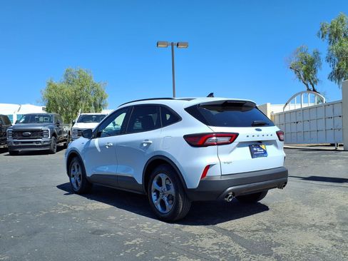 Certified 2025 Ford Escape ST-Line FWD image 4
