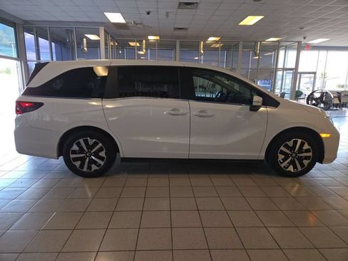 Used 2025 Honda Odyssey EX-L image 9