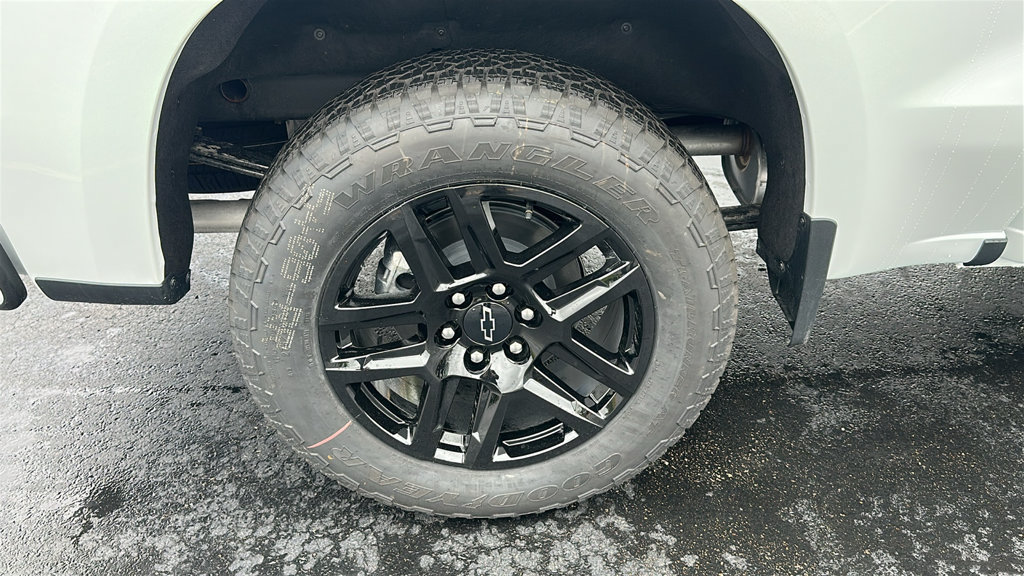 New 2026 Chevrolet Silverado 1500 RST w/ Dark Appearance Package AWD/4WD image 11