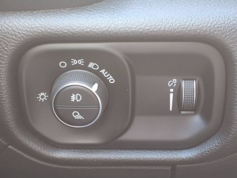 Used 2025 RAM 1500 Warlock AWD/4WD image 17