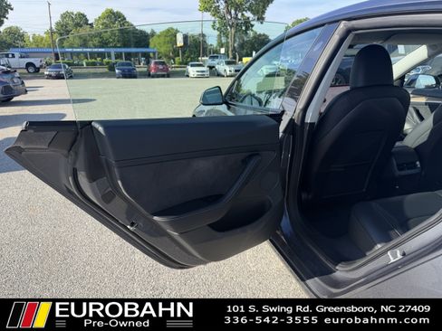 Used 2023 Tesla Model 3 Standard Range RWD image 17