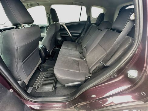 Used 2018 Toyota RAV4 XLE FWD image 25