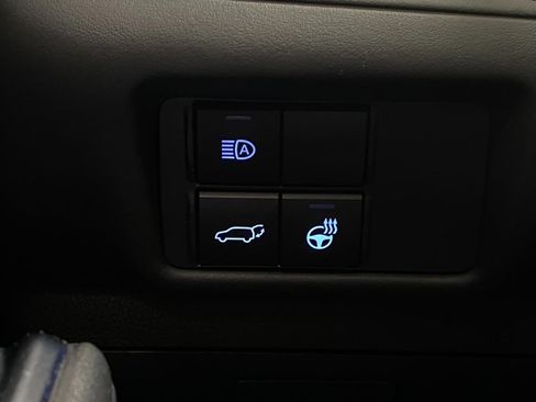 Used 2021 Toyota Highlander Limited image 17