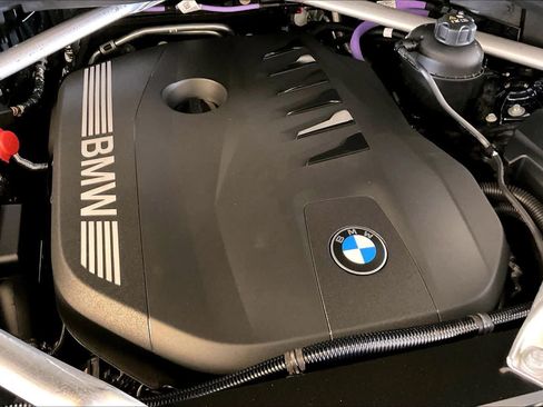 New 2026 BMW X5 xDrive40i w/ M Sport Package AWD/4WD image 17