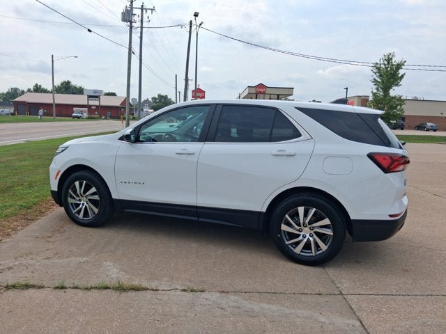 Used 2024 Chevrolet Equinox LT AWD/4WD image 2
