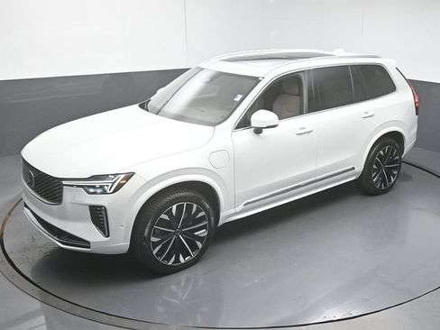 New 2026 Volvo XC90 T8 Plus w/ Protection Package Premier AWD/4WD image 45