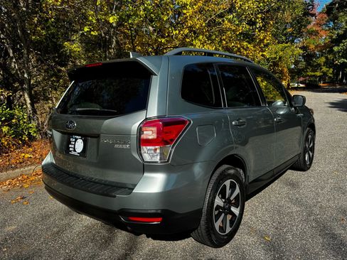 Used 2017 Subaru Forester 2.5i Premium w/ All-Weather Package image 6