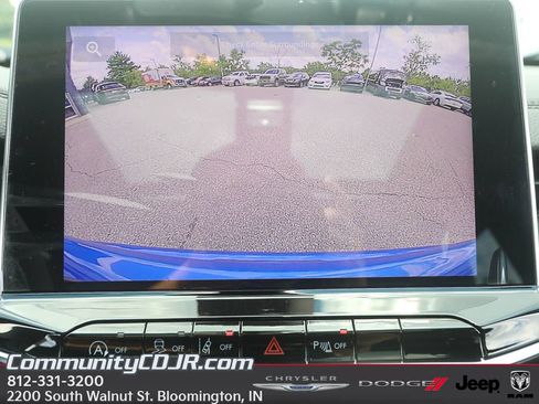 New 2025 Jeep Compass Limited w/ Sun & Sound Group AWD/4WD image 15