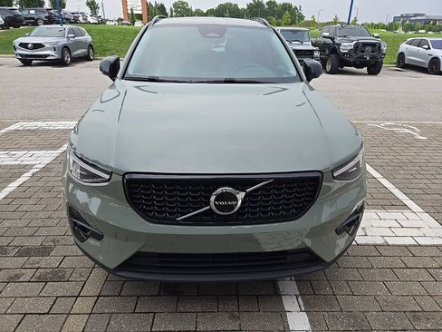 Used 2023 Volvo XC40 B5 Ultimate w/ Climate Package AWD/4WD image 2