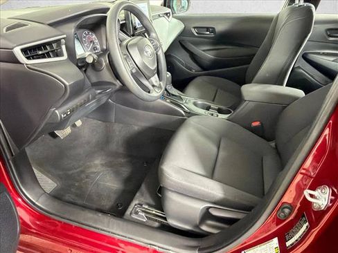 Used 2025 Toyota Corolla LE w/ Convenience Package FWD image 9
