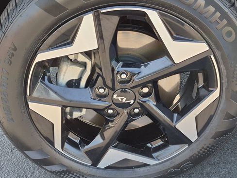 Used 2024 Kia Seltos EX AWD/4WD image 13