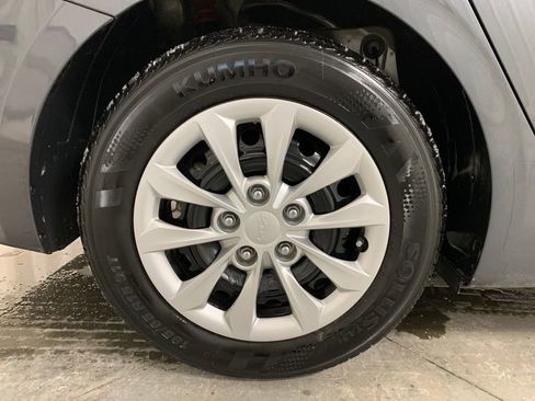 Used 2024 Kia Forte LX image 9